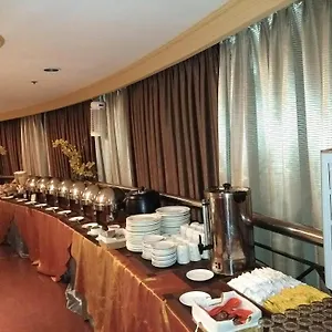 Plaza Ii Condotel Макати